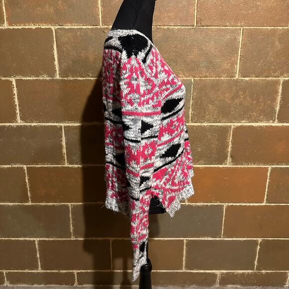 Cache Pink Geometric Knit Fuzzy Boxy Cozy Sweater Women’s L Large - Picture 4 of 9